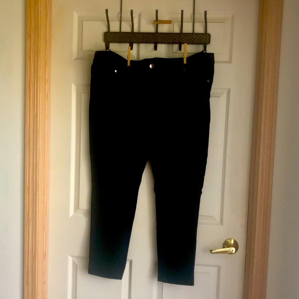 Avenue Black Pants